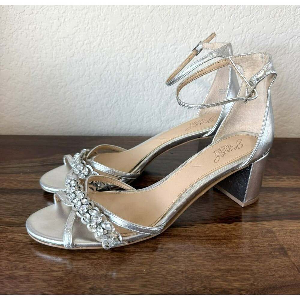 Badgley Mischka Jewel shoes silver size 9 2.25" heel GUC